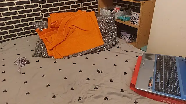 Spatgirl Chat XXX live