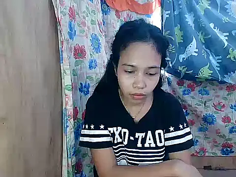 PinaySkinnyGirl live XXX chat