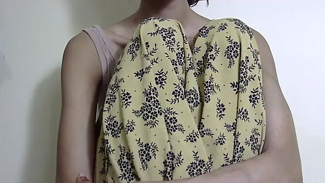 Anu_tiny Chat XXX in diretta