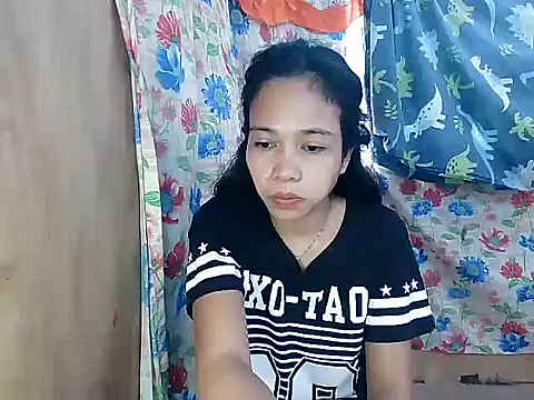 PinaySkinnyGirl Chat XXX live