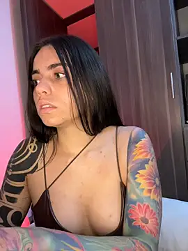 i_am_nina_ élő XXX-chatje