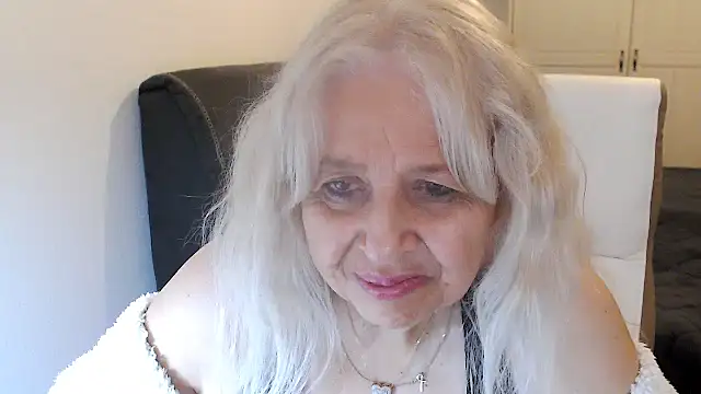 Show modela SusiLifeXXX na web-kameri