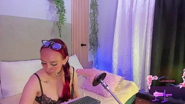 Emmayourgirl's Live XXX Chat