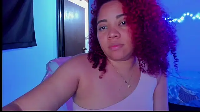 AngelaCoffee élő XXX-chatje