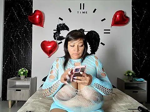 samay_noem's Webcam Show