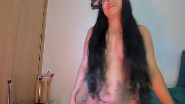 Nanny_11 লাইভ XXX চ্যাট