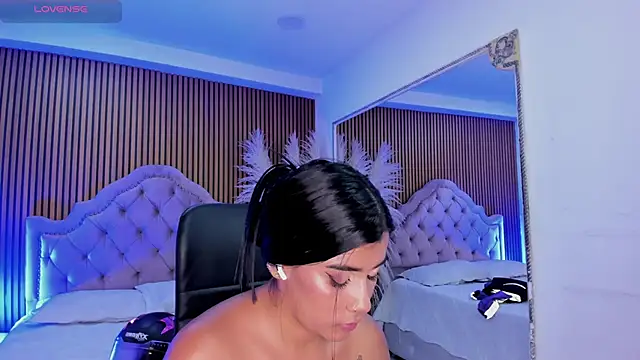 Chat +18 de SelenaStonne ao vivo