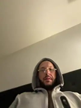 แชท XXX สดของ Guitccch