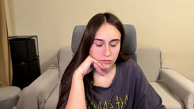 Chat XXX en directo de AliceKolltt