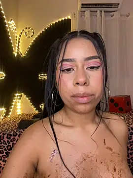 Katty_honey_ élő XXX-chatje