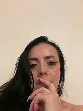 XXX chat uživo modela AndreaValencia