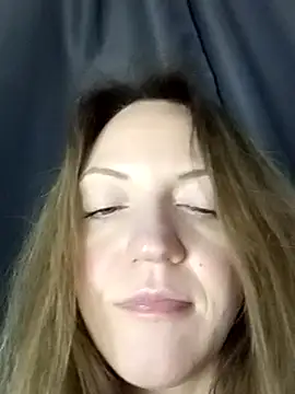 XXX chat uživo modela KattyLuuu