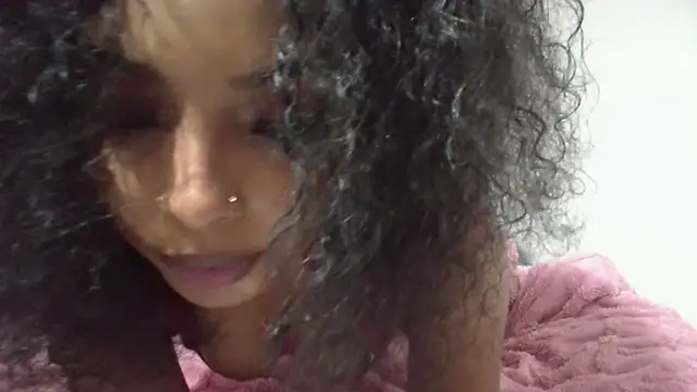 DivinnaMae – Live XXX-chat