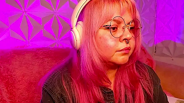 XXX chat uživo modela Satyn_doll