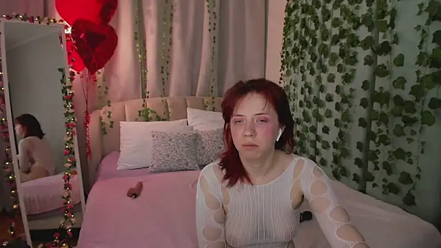 Love_is_Lola Live XXX Chat