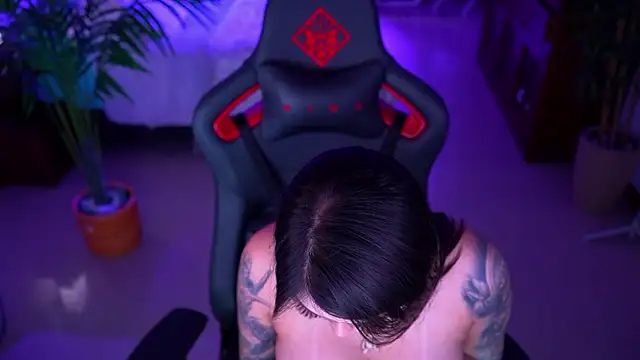 ambarEvans élő XXX-chatje