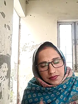 Cute-karisma1234 Show in webcam