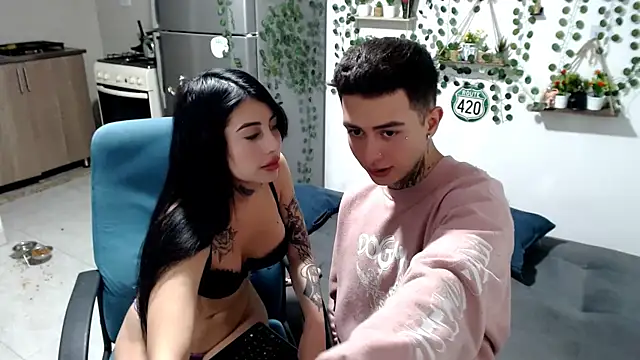 gatitaa777n Live XXX chat