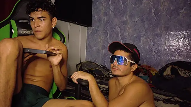 دردشة hotboys1924 الجنسية المباشرة