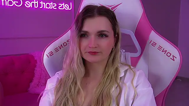 AnnyRaii's Webcam Show