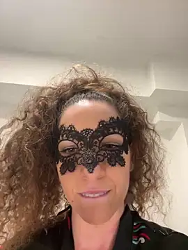 ZaraFoxxxx Chat XXX in diretta