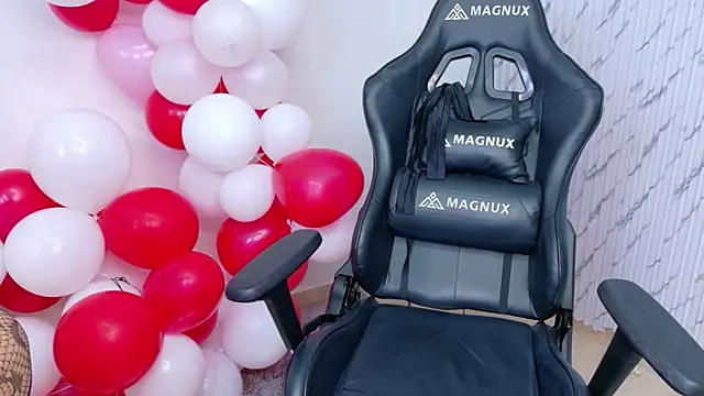 lararoberts_ 即時 XXX 聊天