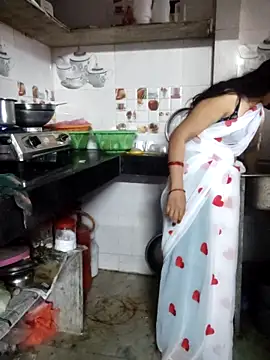 Saishaa Adlı Modelin Canlı XXX Sohbeti