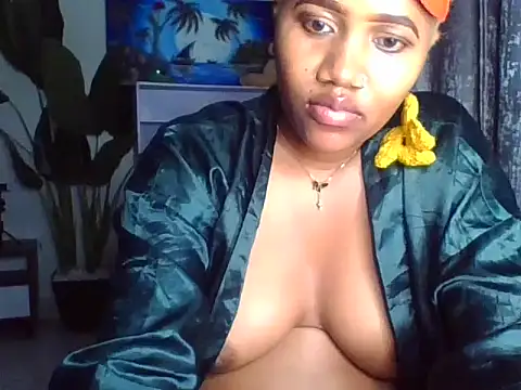 SquirtQueen222: онлайн-секс-чат