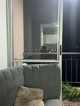 Pretty_Isadora Adlı Modelin Canlı XXX Sohbeti