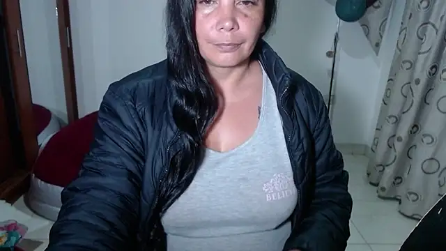 دردشة vivian-milf الجنسية المباشرة