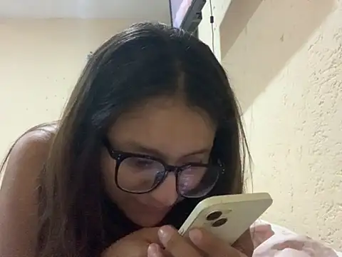 SinMoraaaa – Naživo XXX chat