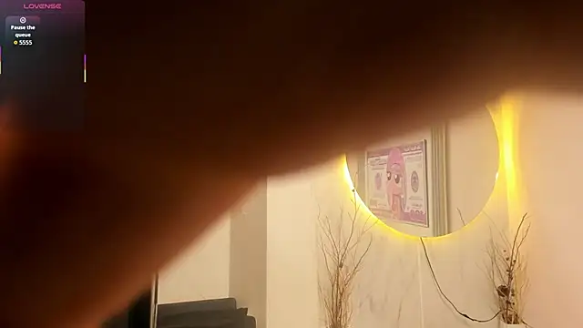 Kloe_skinny Adlı Modelin Canlı XXX Sohbeti