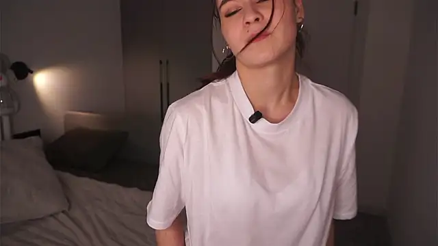 EleanoreMonts Adlı Modelin Canlı XXX Sohbeti