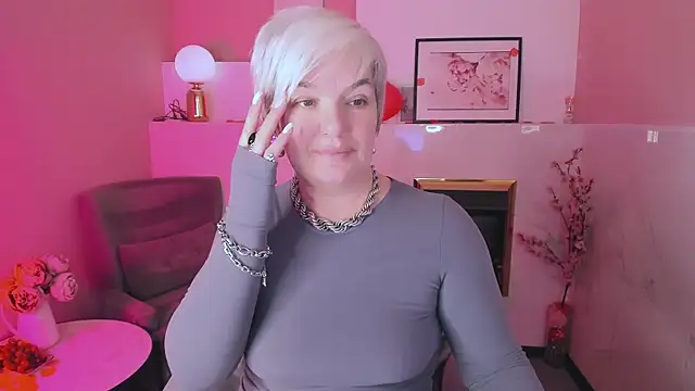 CarmenSoft Adlı Modelin Canlı XXX Sohbeti