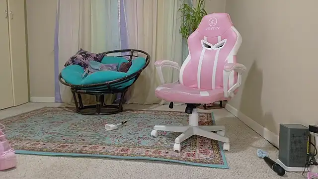 Chatroom XXX en direct de Emihaze