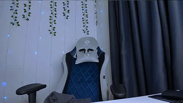 KarlaSim Chat XXX in diretta