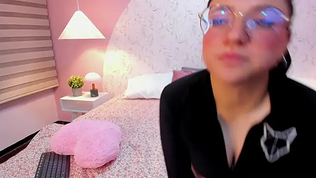 Angelie_Rosebrm's Live XXX Chat