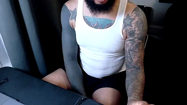 دردشة WyattBBC الجنسية المباشرة