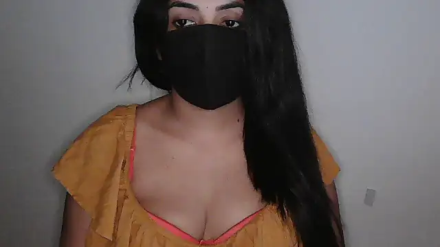 Reddy_Trisha: διαδικτυακό σόου στην κάμερα