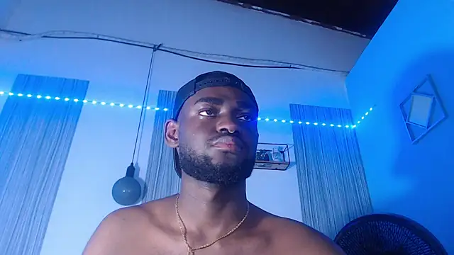 دردشة eebony_stallion الجنسية المباشرة