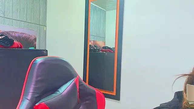 lala_clark's Live XXX Chat