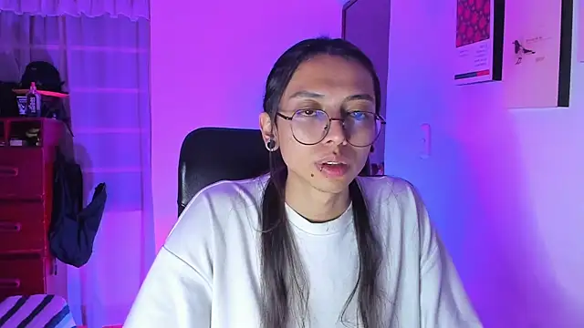 دردشة _Astrea_ الجنسية المباشرة