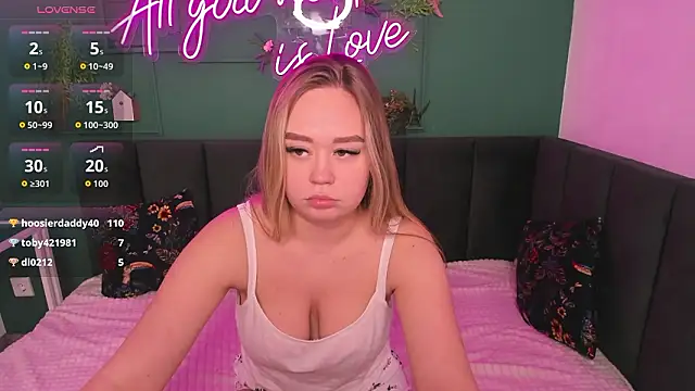 Chatroom XXX en direct de BellaAiry