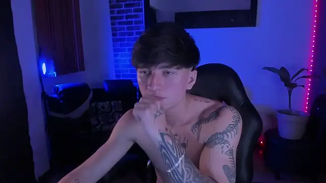 Thomass_clark Show in webcam