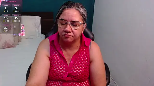 Chat +18 de scaelettdubois ao vivo