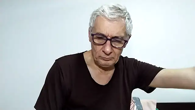 Chat XXX en directo de BIGUNCUTHARDCOCK