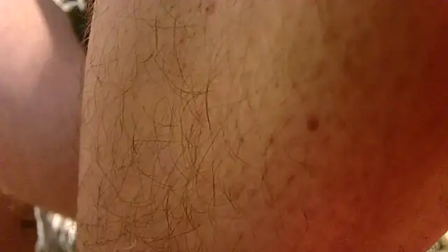 T0Yforeskin webkamerás műsora