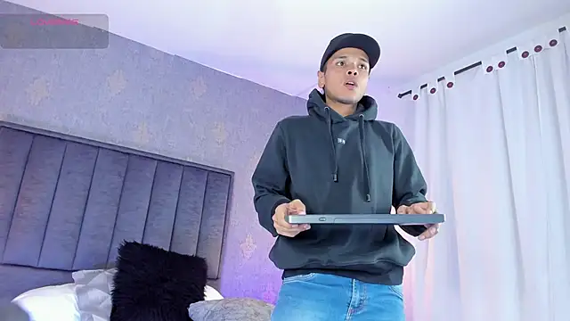 XXX chat uživo modela Alejandroo_Montenegro