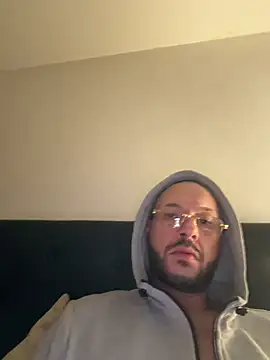 Guitccch Live XXX Chat