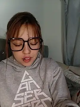 Lauren-lau 现场XXX聊天